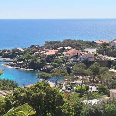 Villa Pregot Diou 202 *